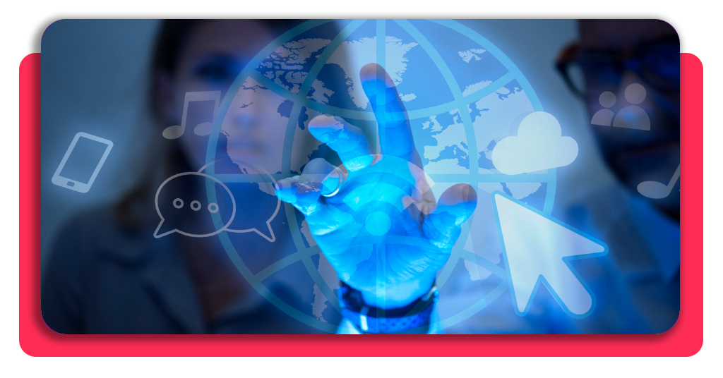 Curso gratis de ciberdefensa: Inscríbete antes de que se agoten 4 Un programador explica a un gerente las características del software de seguridad implementado en su empresa