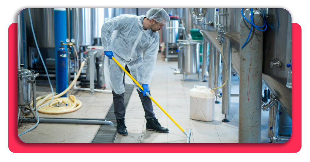 El curso de limpieza industrial de Elevify te prepara para afrontar retos importantes y superarlos con éxito, destacando entre otros empleados