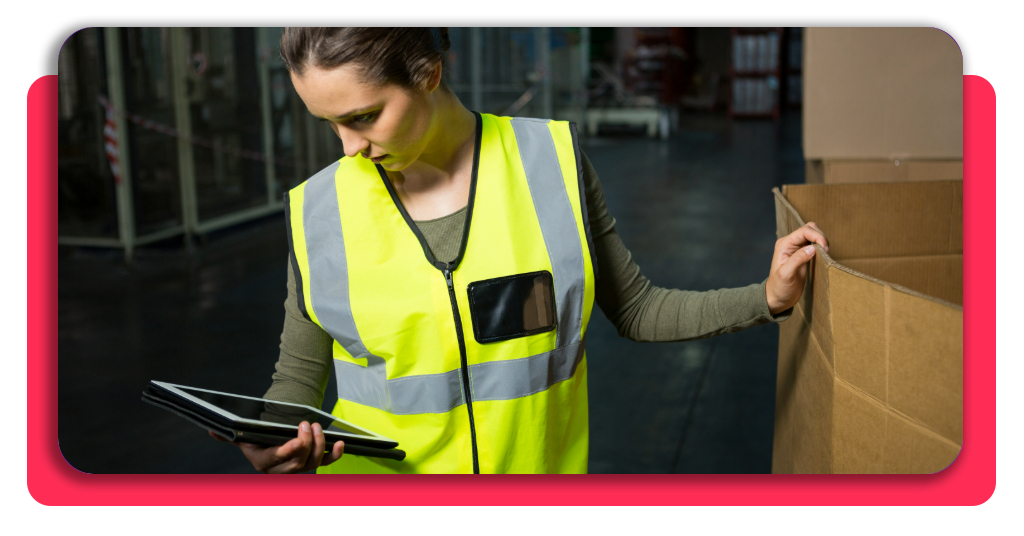 Amazon necesita carretilleros: cómo prepararte para las vacantes 2 El sector logístico ofrece una gran estabilidad a los profesionales que cuentan con titulación oficial para manejar carretillas elevadoras.