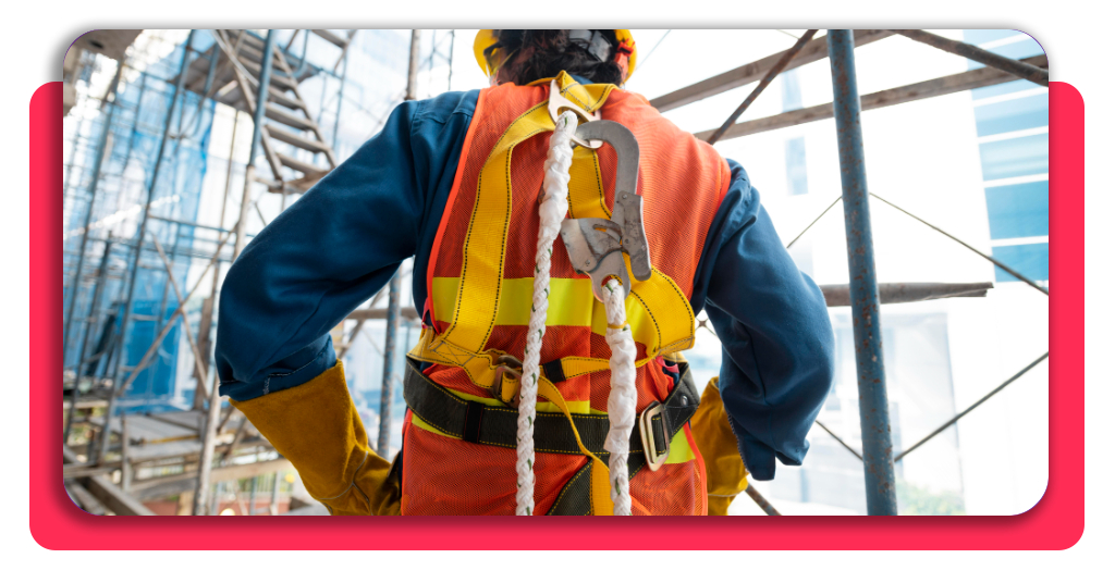 El sector industrial y de refinación en España exige cumplir con normativas de seguridad laboral antes de que los operarios entren en las instalaciones.