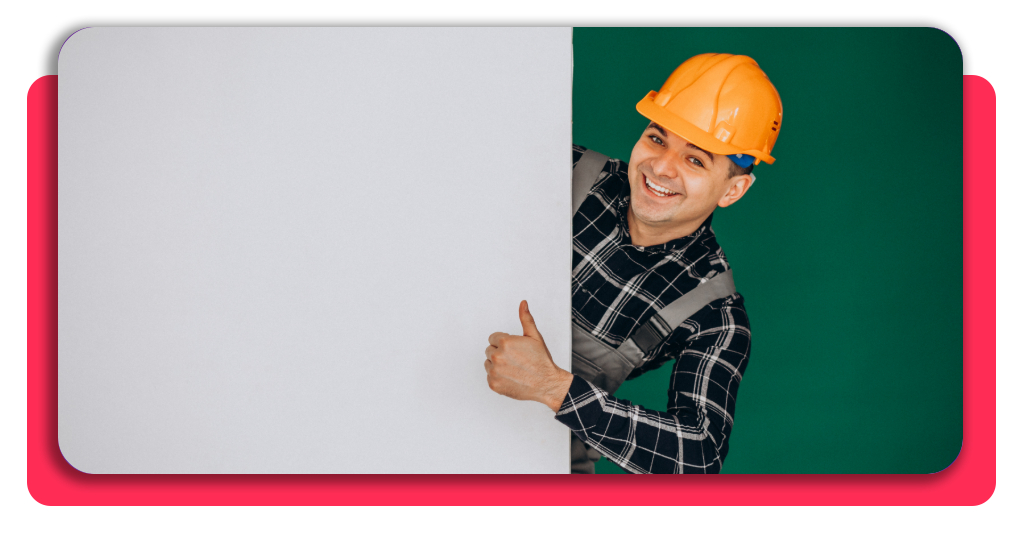Albañil con casco de trabajo